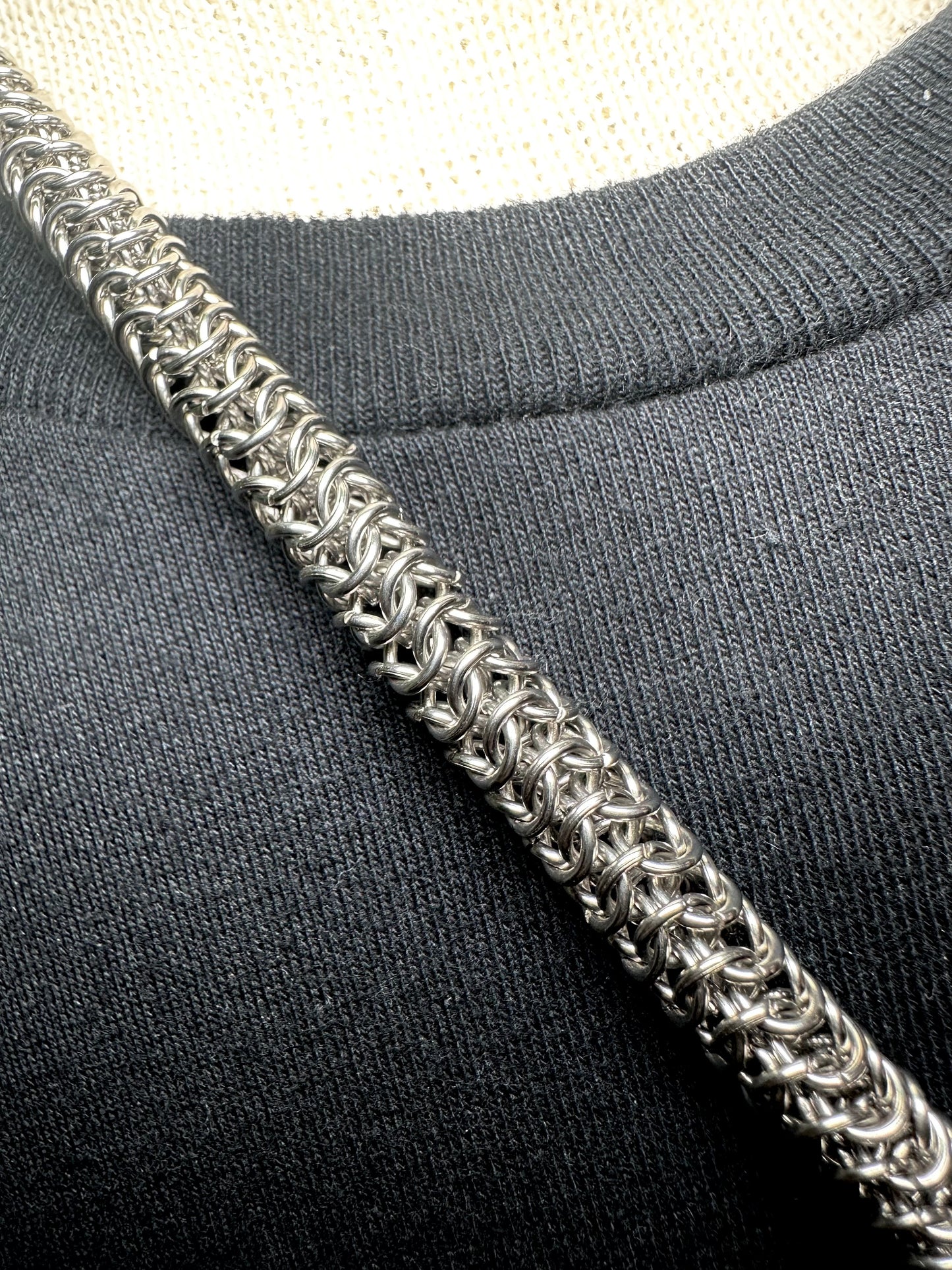 Inverted Roundmail Chain w/ Tree Of Life Pendant