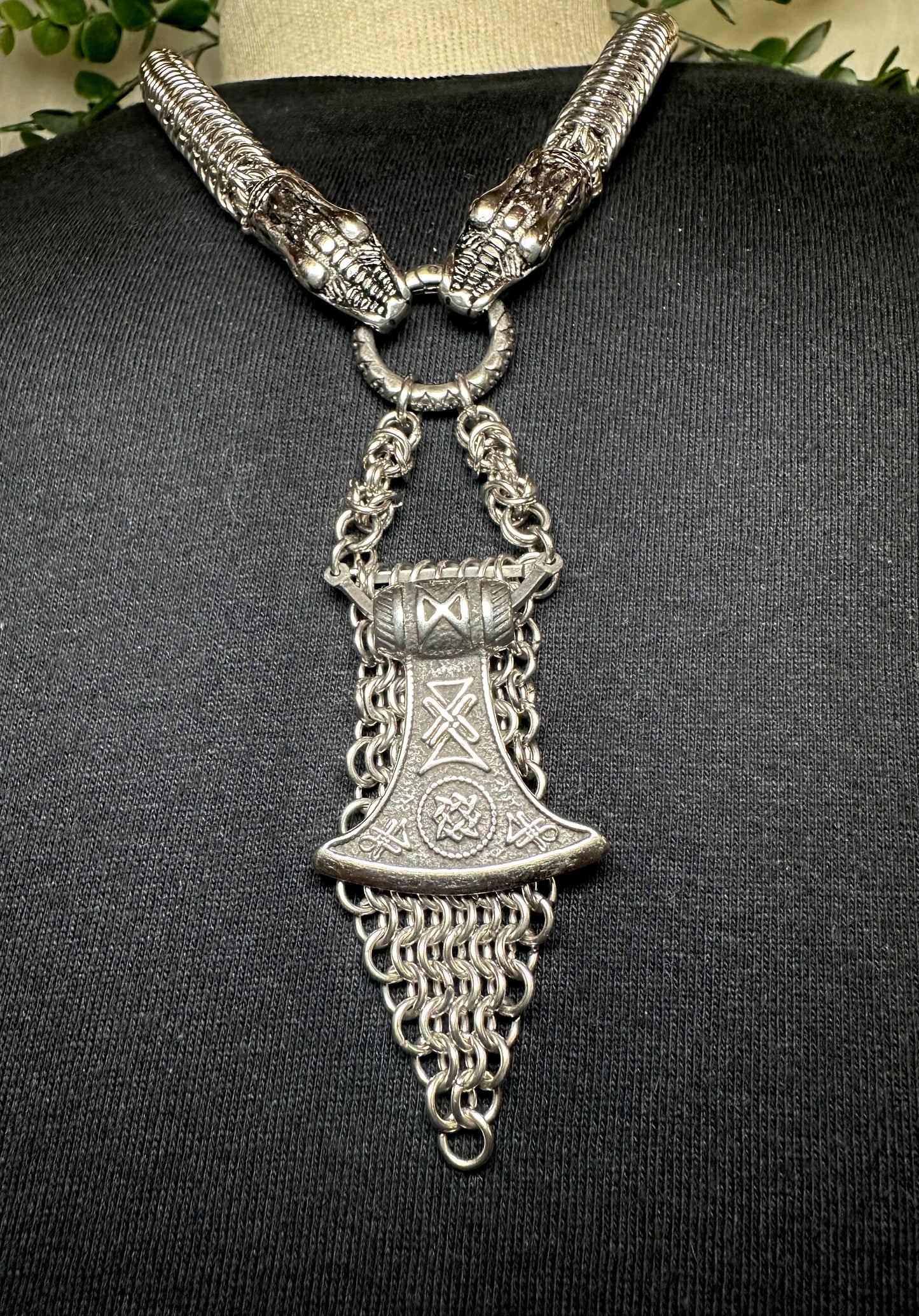 XL Inverted Roundmail Chain w/ Chainmail Banner & Axe Pendant