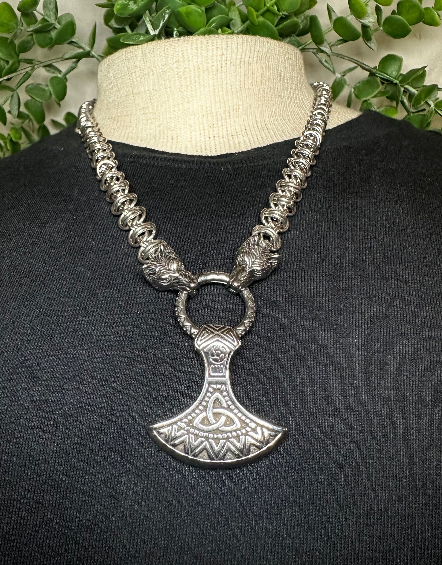 Barrel Wolf Chain w/ Axe Pendant