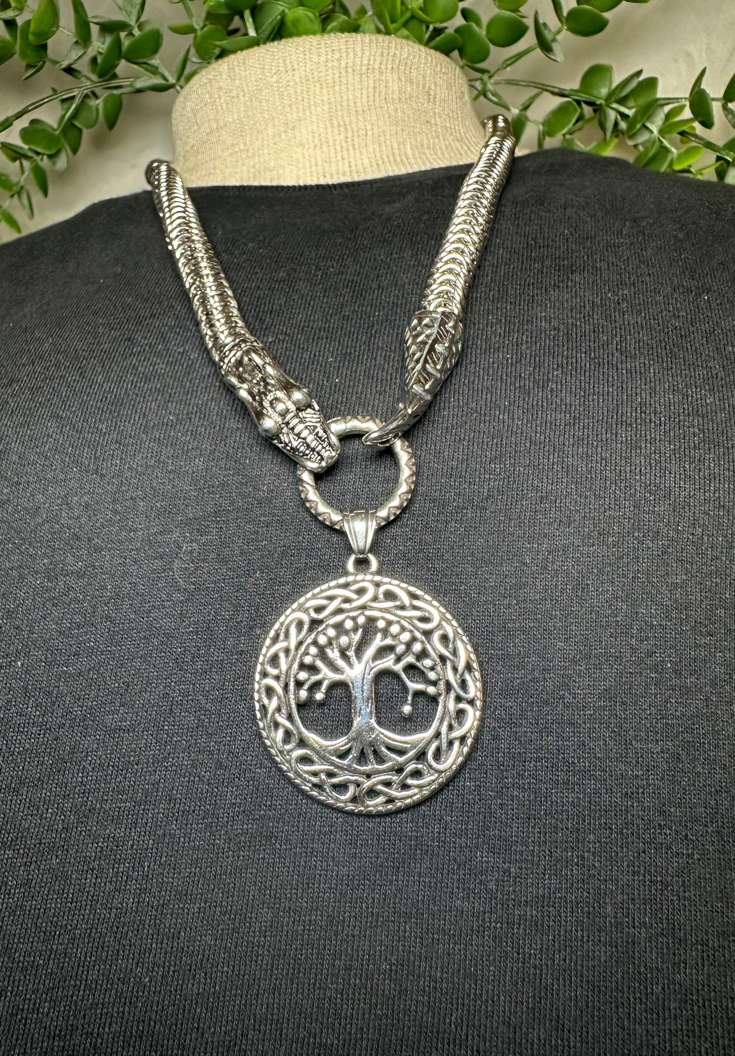 Inverted Roundmail Chain w/ Tree Of Life Pendant
